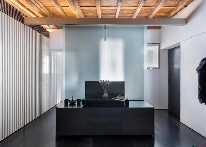 Elegant Terrace Piazza Navona Apartment *